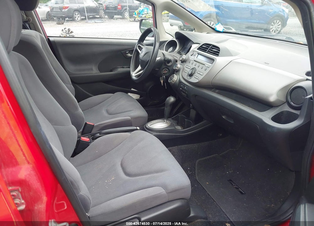 2013 HONDA FIT VIN: JHMGE8H36DC007793
