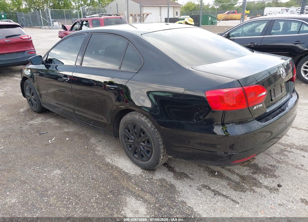 2011 VOLKSWAGEN JETTA VIN: 3VW2K7AJ4BM069287