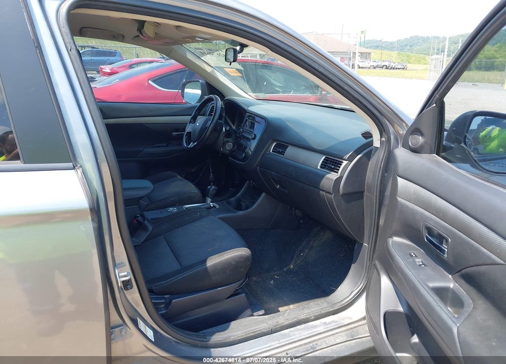2016 MITSUBISHI OUTLANDER VIN: JA4AZ3A31GZ021072