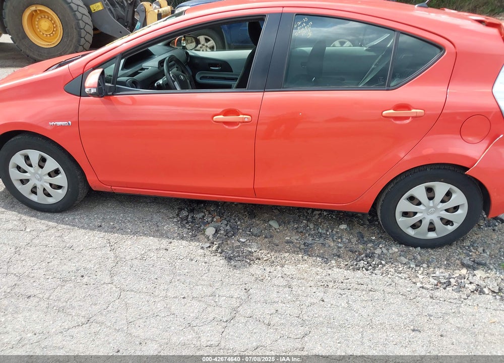 2013 TOYOTA PRIUS C TWO VIN: JTDKDTB39D1043323