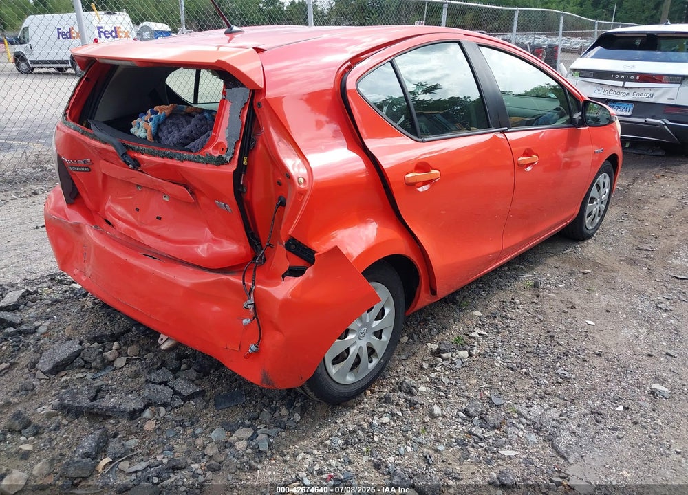 2013 TOYOTA PRIUS C TWO VIN: JTDKDTB39D1043323