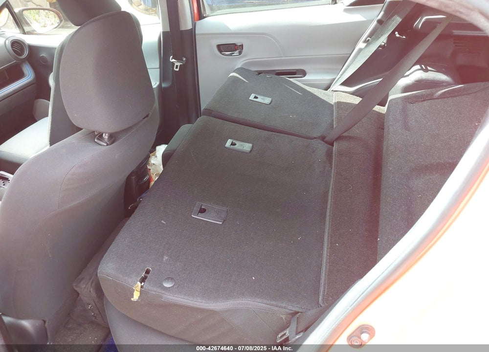 2013 TOYOTA PRIUS C TWO VIN: JTDKDTB39D1043323