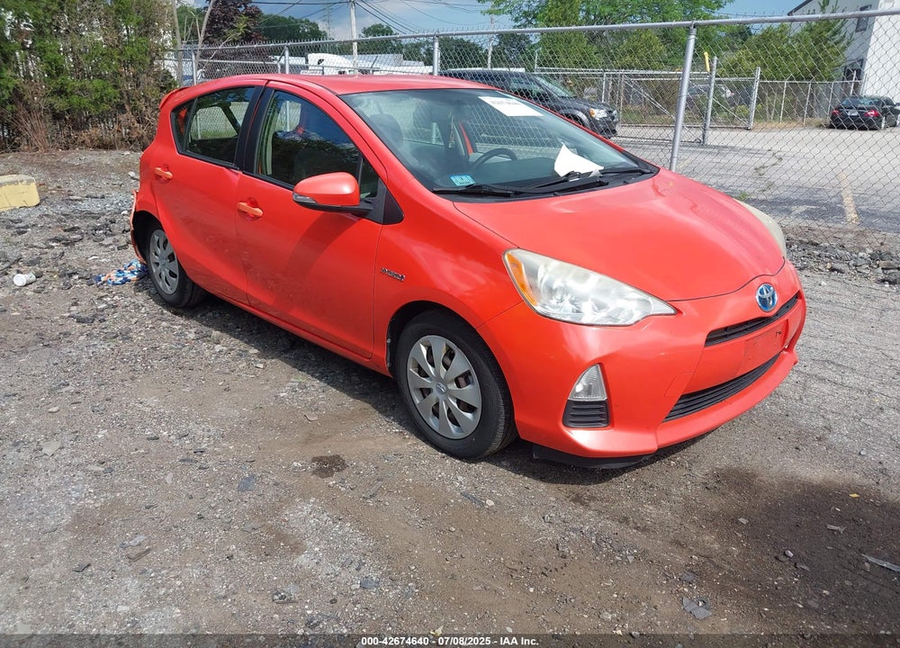 2013 TOYOTA PRIUS C TWO VIN: JTDKDTB39D1043323