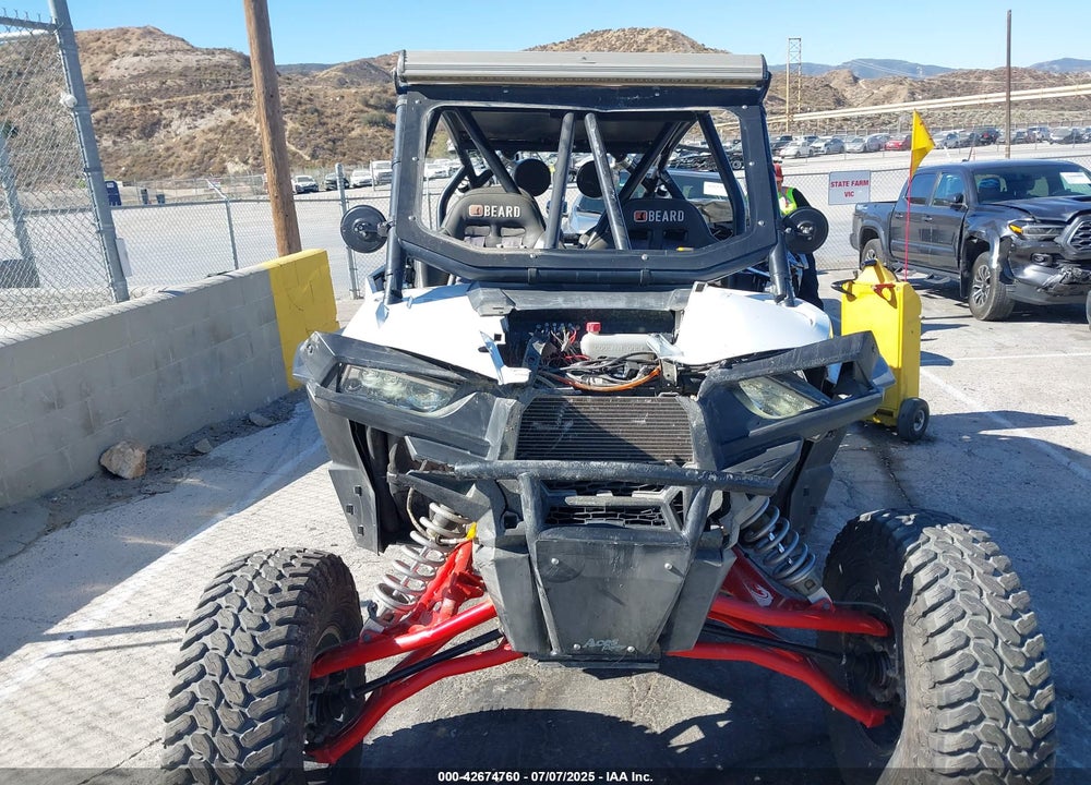 2014 POLARIS RZR 4 1000 XP VIN: 4XA6T1EA0EB191558