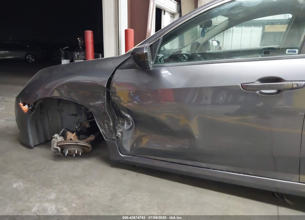 2018 HONDA CIVIC VIN: 2HGFC2F55JH524503
