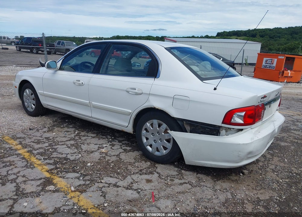 2005 KIA OPTIMA EX/LX VIN: KNAGD126755382111