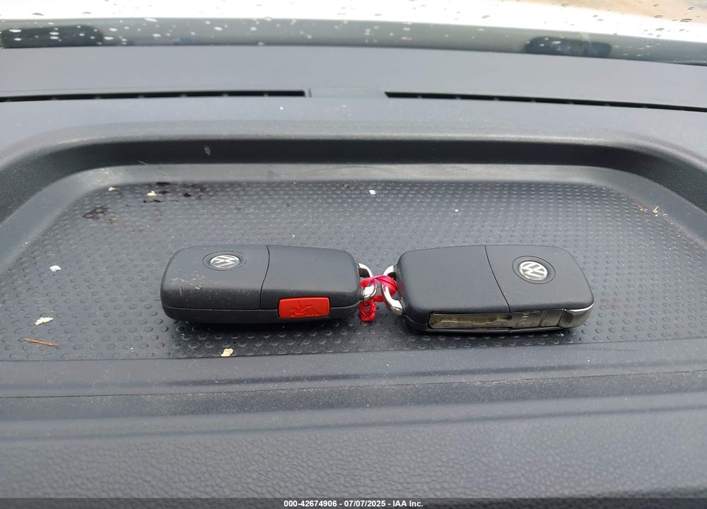2012 VOLKSWAGEN BEETLE VIN: 3VWJP7AT9CM630082