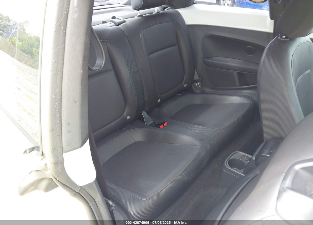 2012 VOLKSWAGEN BEETLE VIN: 3VWJP7AT9CM630082