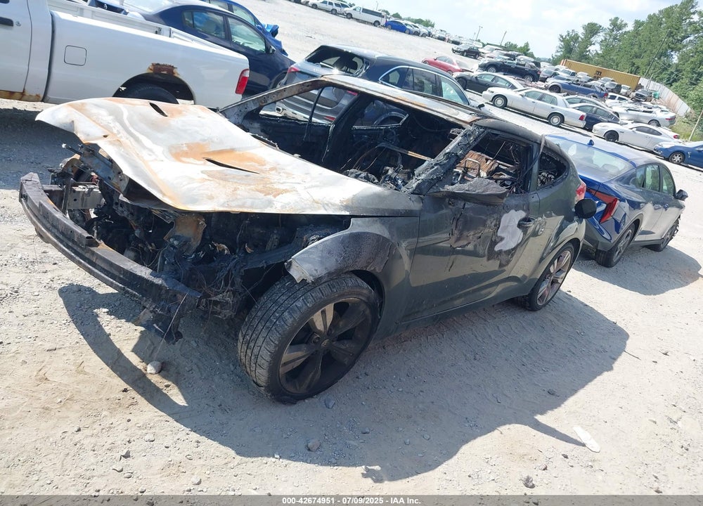 2013 HYUNDAI VELOSTER BASE W/GRAY VIN: KMHTC6AD4DU093401