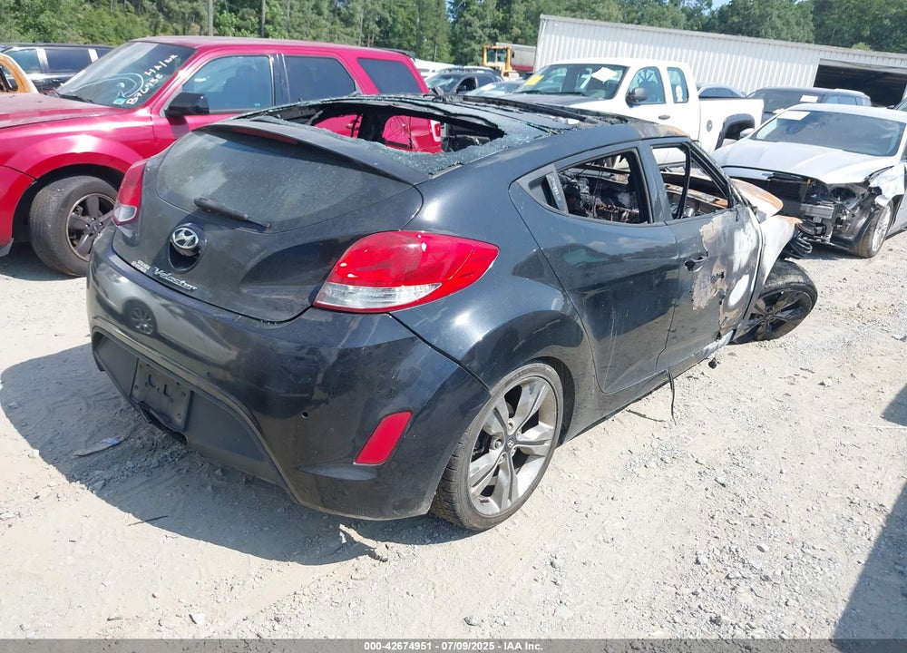 2013 HYUNDAI VELOSTER BASE W/GRAY VIN: KMHTC6AD4DU093401