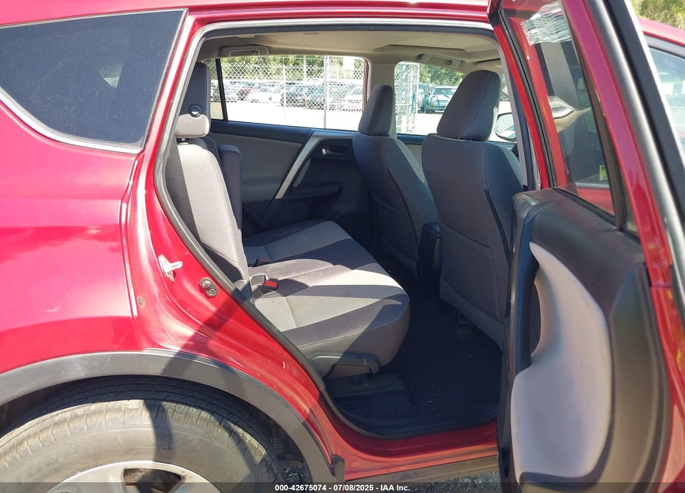 2015 TOYOTA RAV4 XLE VIN: 2T3RFREVXFW306805