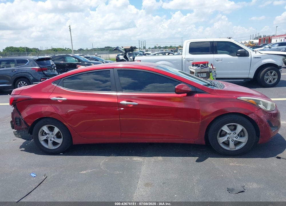 2014 HYUNDAI ELANTRA VIN: 5NPDH4AE7EH462643