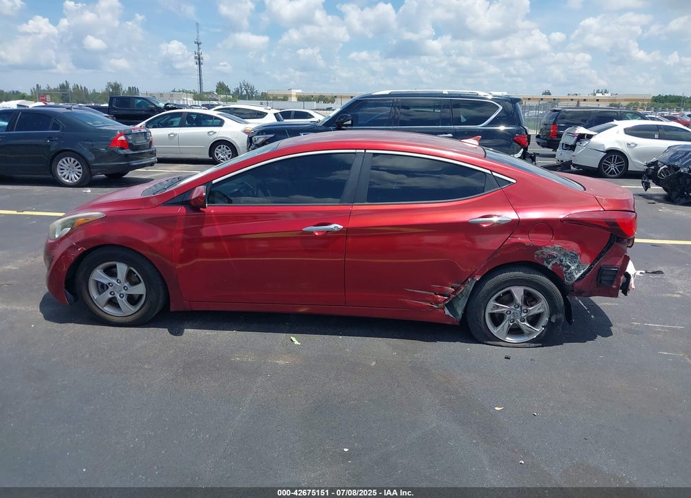 2014 HYUNDAI ELANTRA VIN: 5NPDH4AE7EH462643