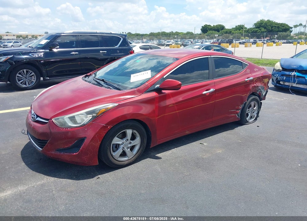 2014 HYUNDAI ELANTRA VIN: 5NPDH4AE7EH462643