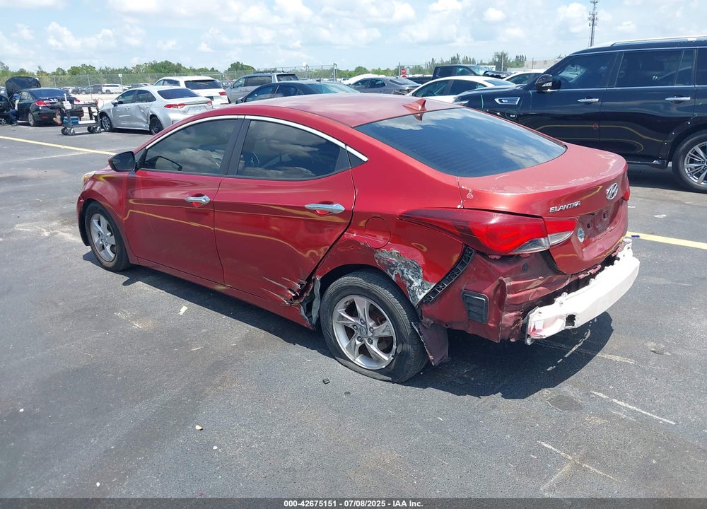 2014 HYUNDAI ELANTRA VIN: 5NPDH4AE7EH462643