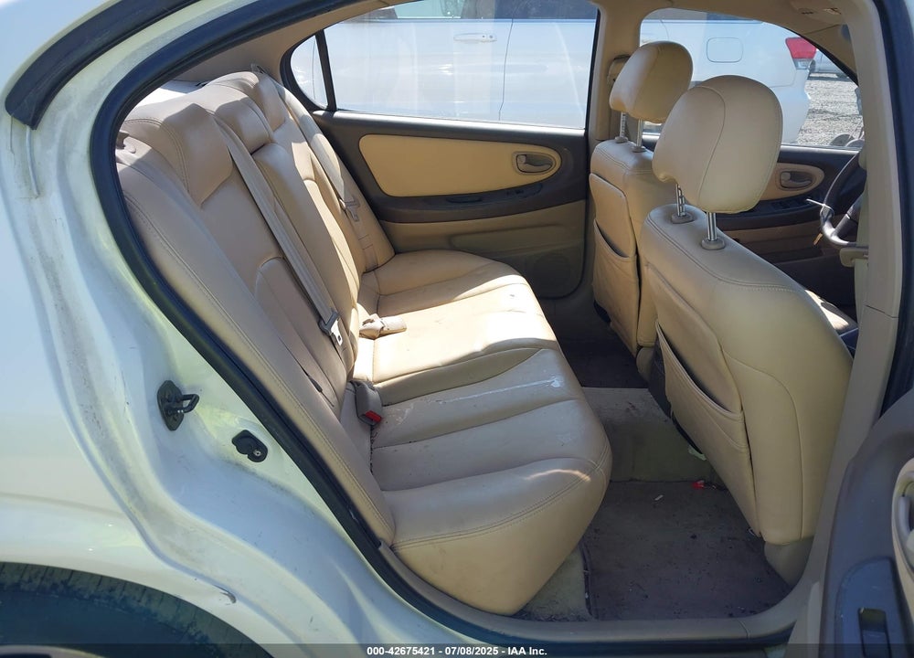 2000 NISSAN MAXIMA VIN: JN1CA31D7YT700656