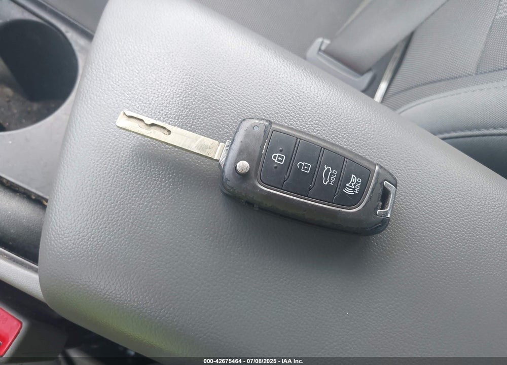 2023 HYUNDAI ELANTRA VIN: 5NPLL4AG1PH102587