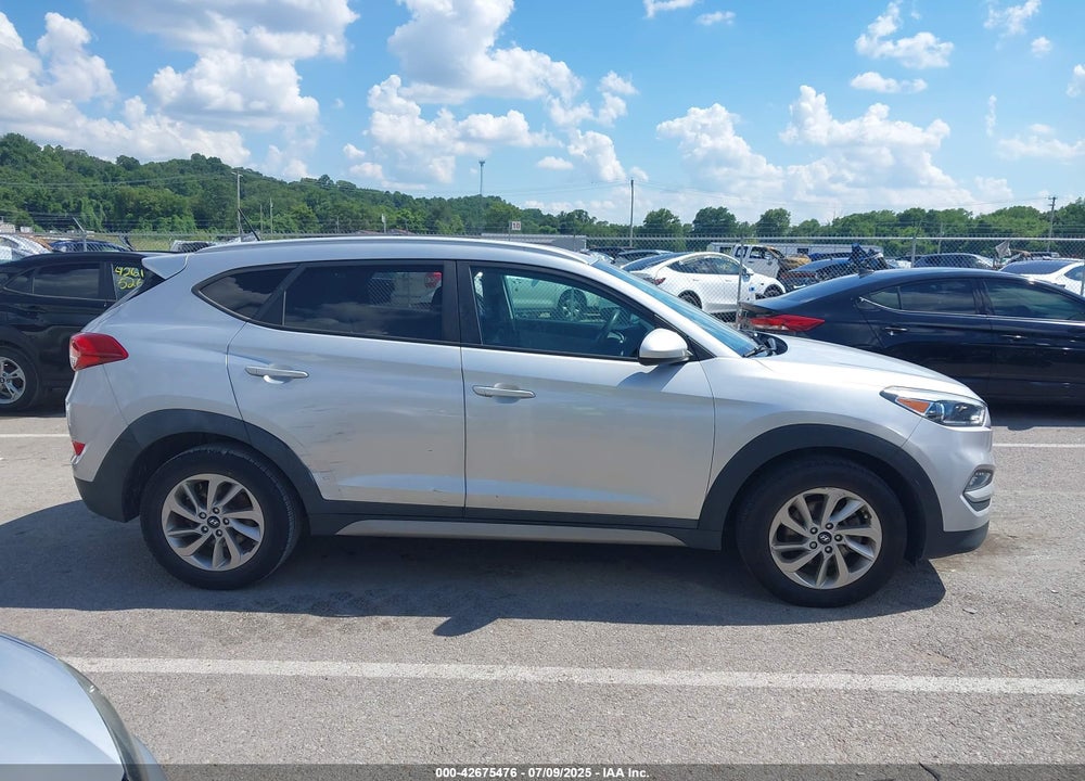 2017 HYUNDAI TUCSON VIN: KM8J33A46HU327369