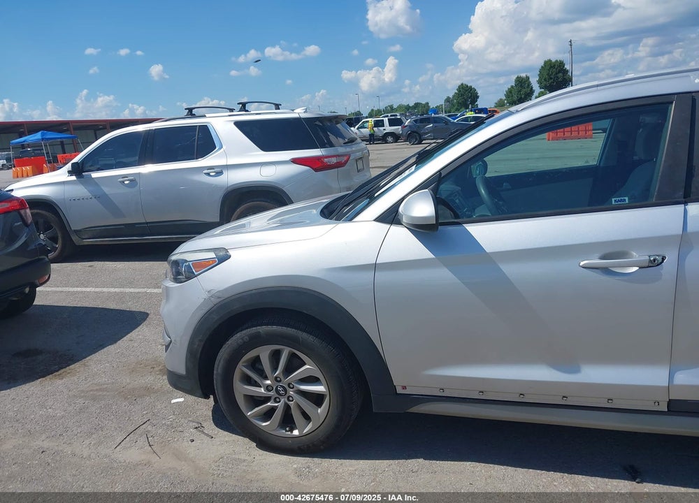 2017 HYUNDAI TUCSON VIN: KM8J33A46HU327369