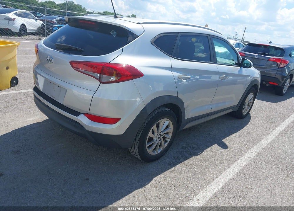 2017 HYUNDAI TUCSON VIN: KM8J33A46HU327369