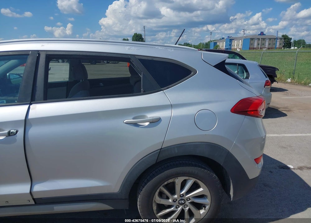 2017 HYUNDAI TUCSON VIN: KM8J33A46HU327369