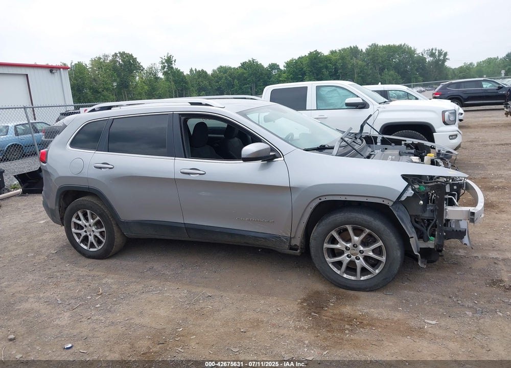 2017 JEEP CHEROKEE VIN: 1C4PJMCB8HW520939