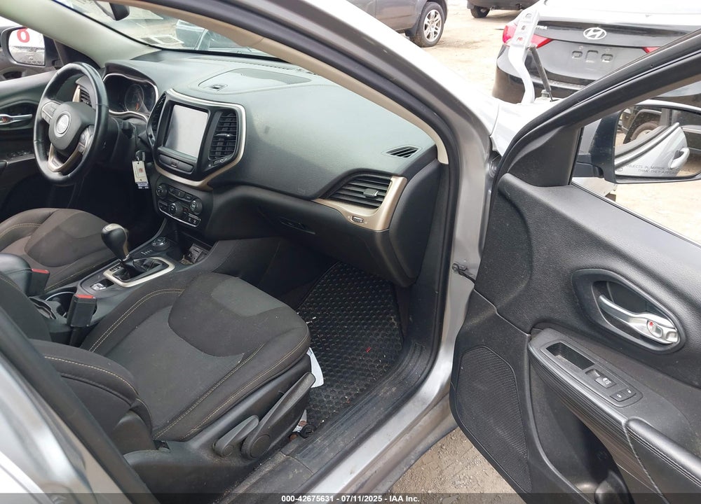2017 JEEP CHEROKEE VIN: 1C4PJMCB8HW520939