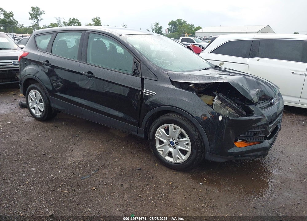 2014 FORD ESCAPE S VIN: 1FMCU0F7XEUA99301