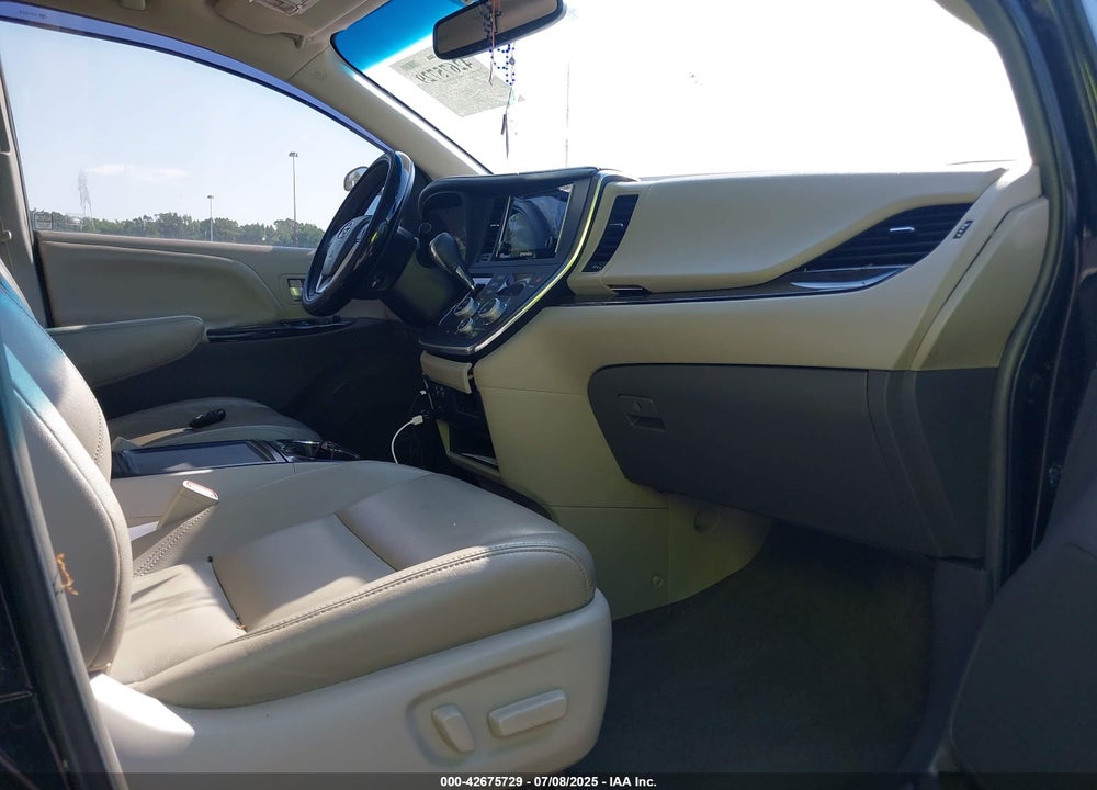 2015 TOYOTA SIENNA XLE 8 PASSENGER VIN: 5TDYK3DC1FS547142