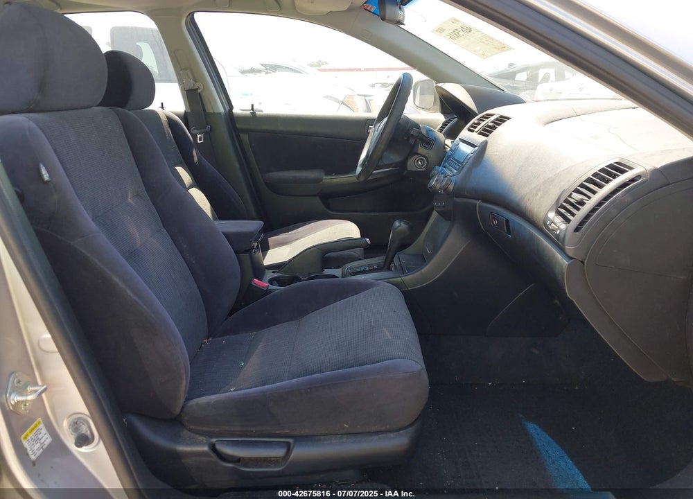 2005 HONDA ACCORD 2.4 LX VIN: JHMCM56485C004116