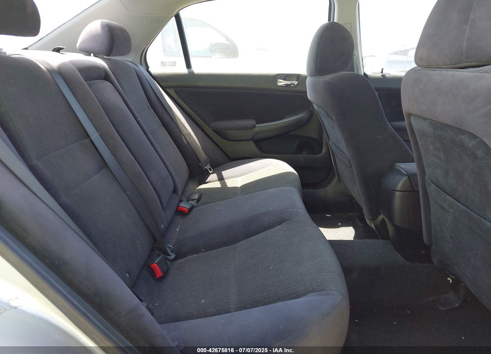 2005 HONDA ACCORD 2.4 LX VIN: JHMCM56485C004116