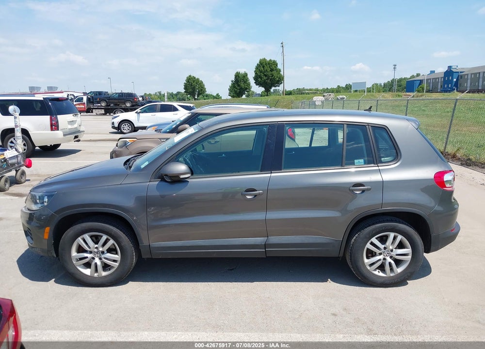 2012 VOLKSWAGEN TIGUAN VIN: WVGBV7AX9CW083908