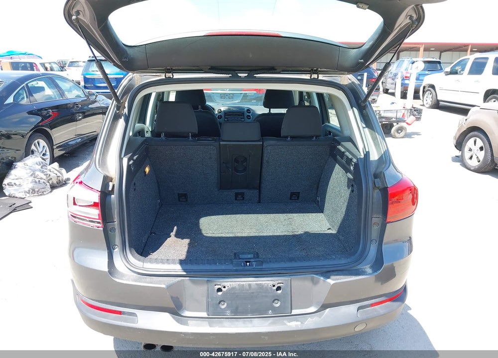 2012 VOLKSWAGEN TIGUAN VIN: WVGBV7AX9CW083908