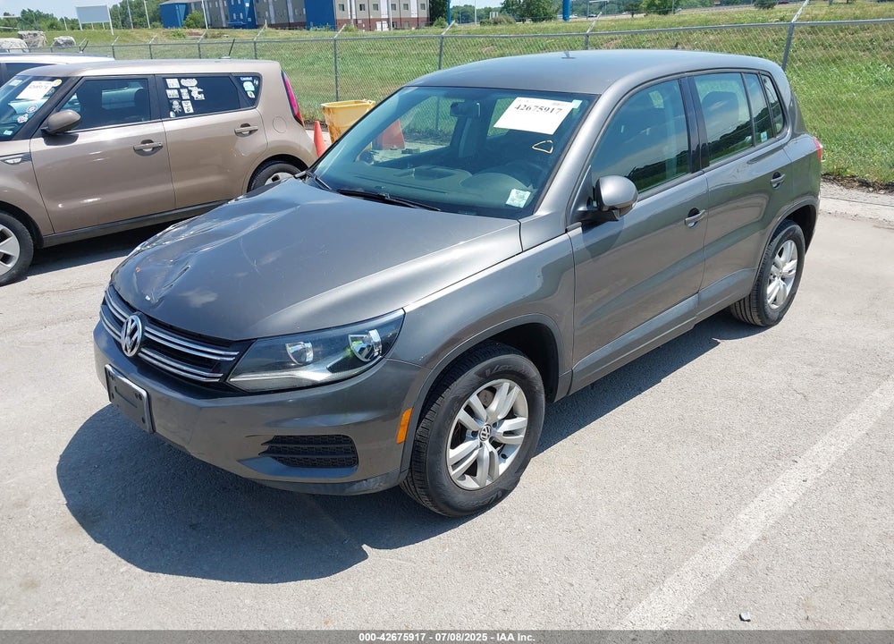 2012 VOLKSWAGEN TIGUAN VIN: WVGBV7AX9CW083908