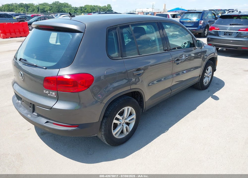 2012 VOLKSWAGEN TIGUAN VIN: WVGBV7AX9CW083908
