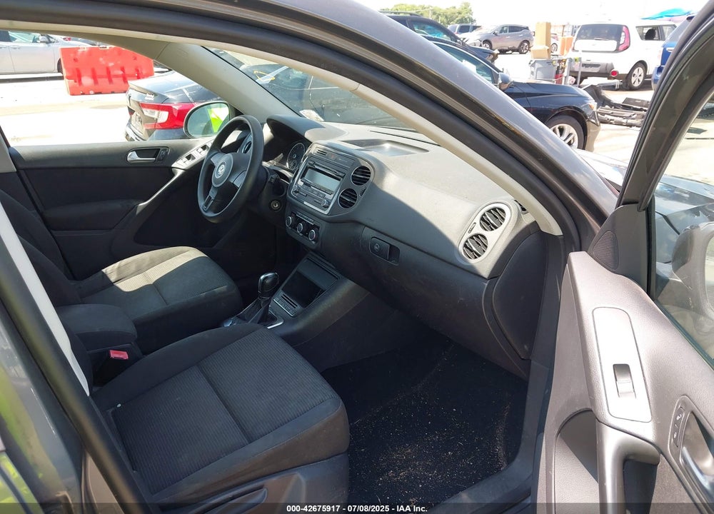 2012 VOLKSWAGEN TIGUAN VIN: WVGBV7AX9CW083908