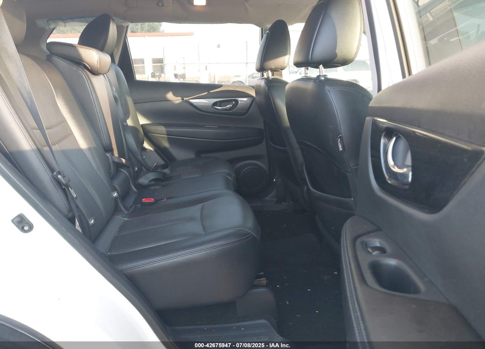 2015 NISSAN ROGUE SL VIN: 5N1AT2MT8FC922126