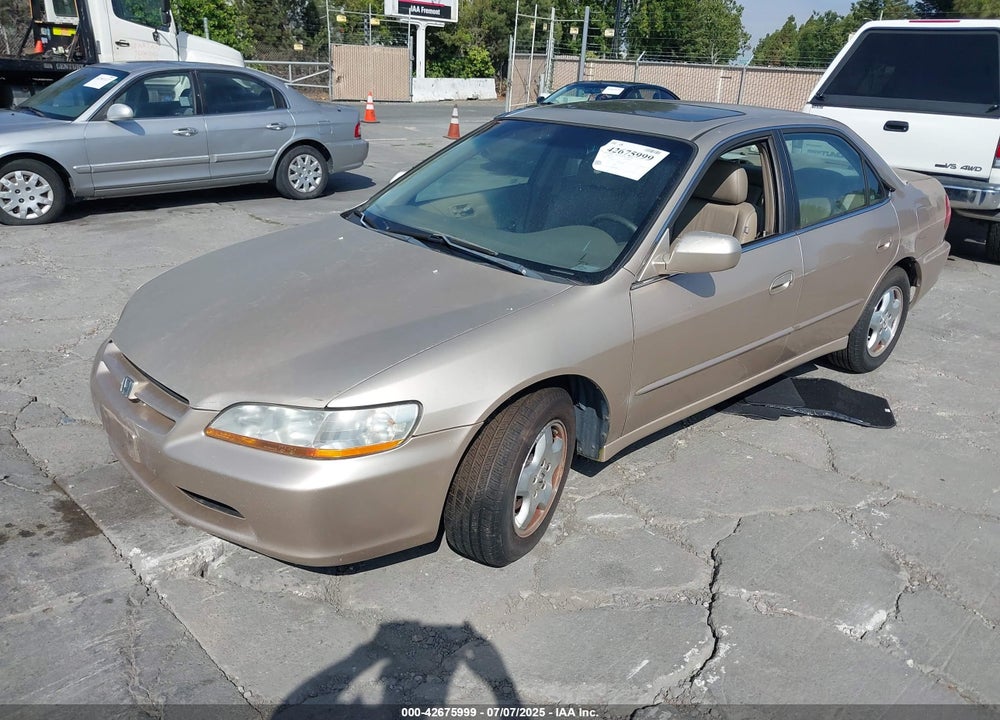 2000 HONDA ACCORD 3.0 EX VIN: 1HGCG1652YA063870