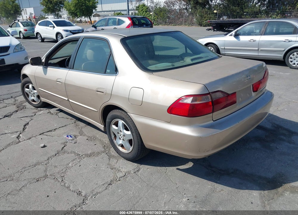 2000 HONDA ACCORD 3.0 EX VIN: 1HGCG1652YA063870
