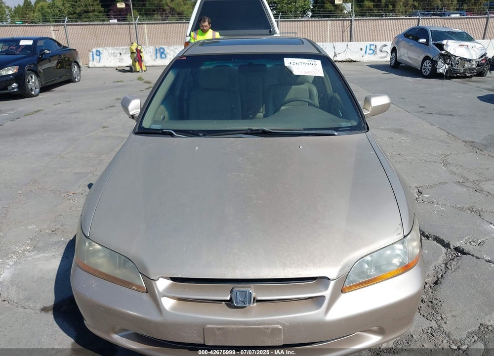 2000 HONDA ACCORD 3.0 EX VIN: 1HGCG1652YA063870
