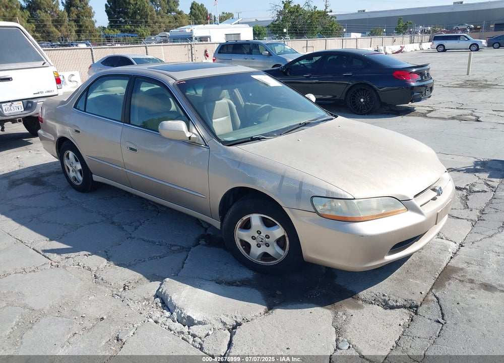 2000 HONDA ACCORD 3.0 EX VIN: 1HGCG1652YA063870