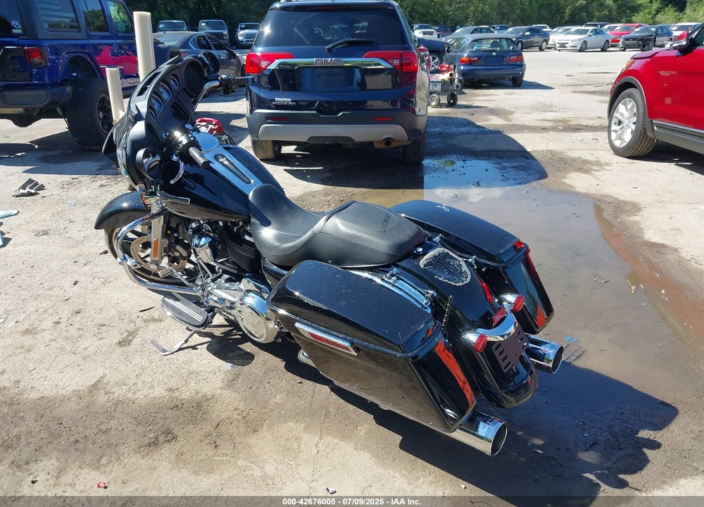 2023 HARLEY-DAVIDSON FLHX VIN: 1HD1KBC16PB642010