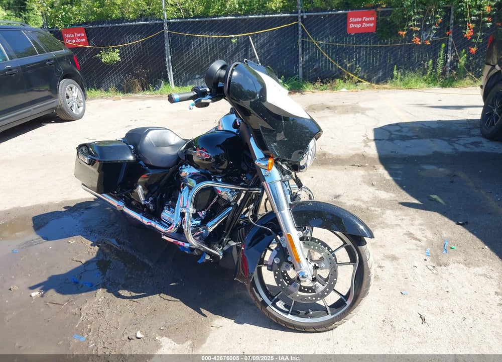 2023 HARLEY-DAVIDSON FLHX VIN: 1HD1KBC16PB642010