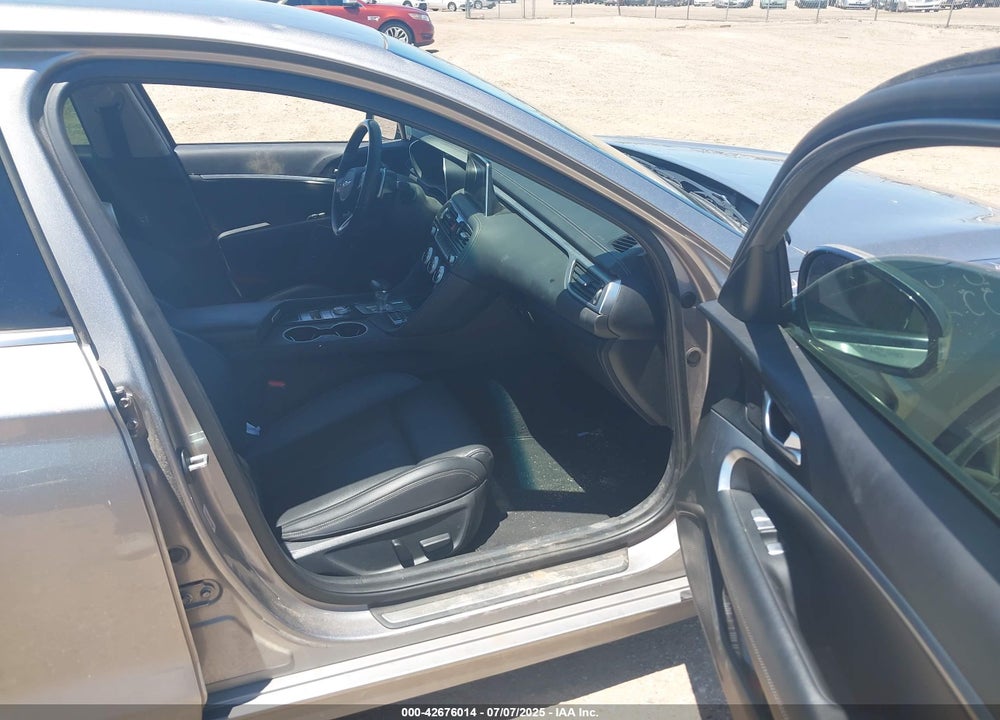2020 GENESIS G70 2.0T RWD VIN: KMTG64LAXLU053392