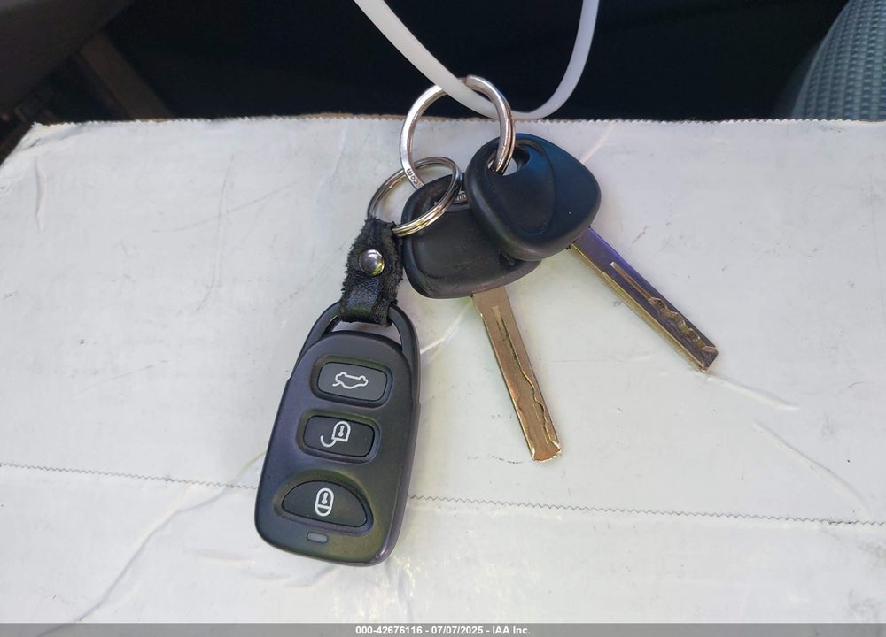 2011 HYUNDAI SONATA GLS VIN: 5NPEB4AC8BH026173