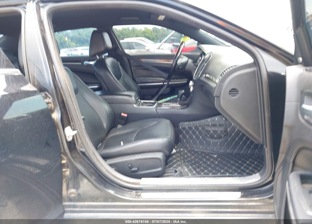 2011 CHRYSLER 300C VIN: 2C3CA6CT9BH598515