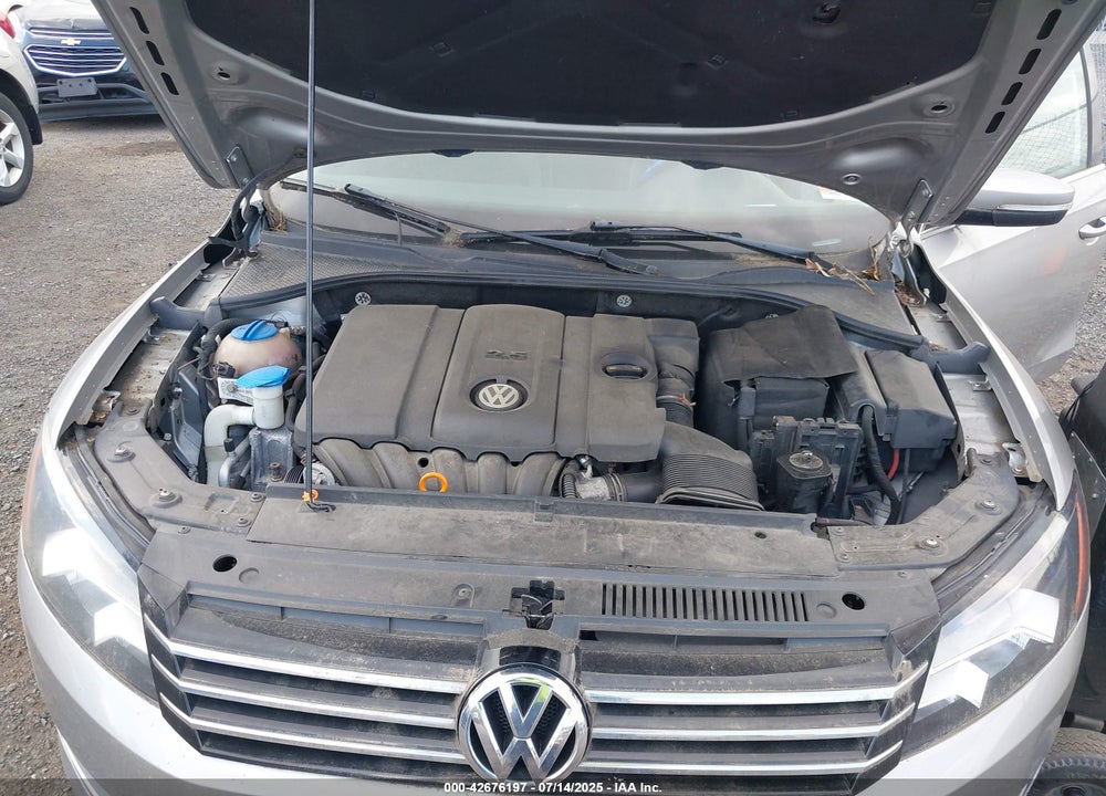 2013 VOLKSWAGEN PASSAT VIN: 1VWBP7A30DC087499