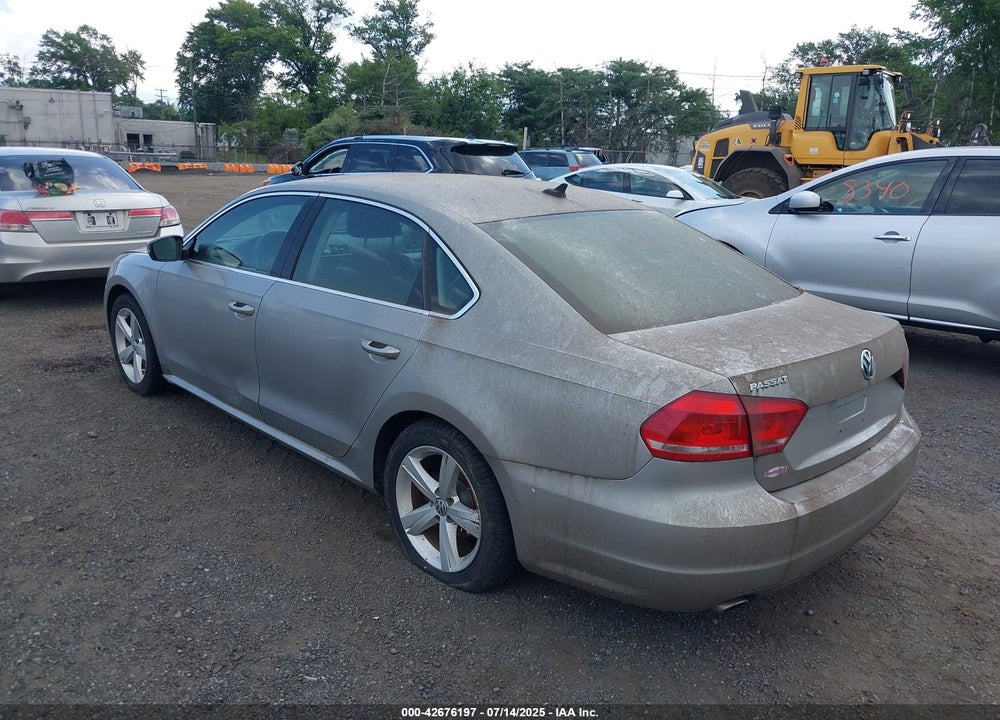 2013 VOLKSWAGEN PASSAT VIN: 1VWBP7A30DC087499