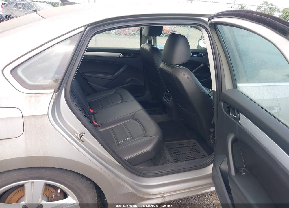 2013 VOLKSWAGEN PASSAT VIN: 1VWBP7A30DC087499