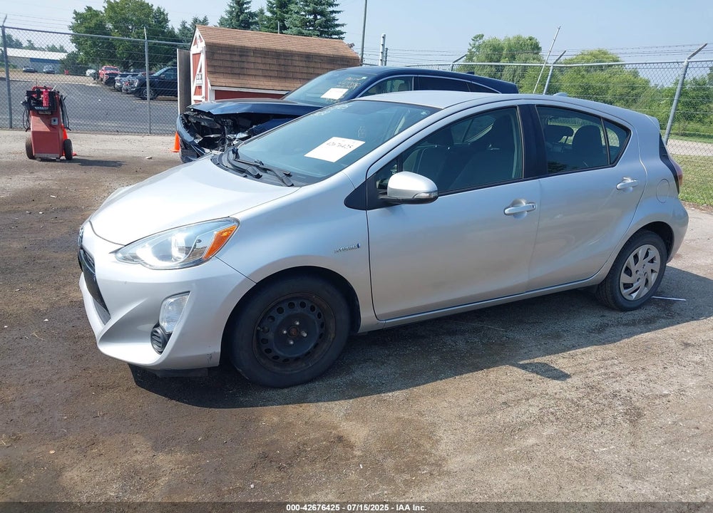 2015 TOYOTA PRIUS C VIN: JTDKDTB33F1113692